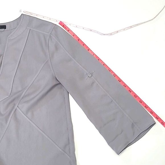 BCBGMaxAzria Flowy Blouse V-Neck Pullover Tunic Top Roll-Tab Quarter Long Sleeve - Picture 10 of 16